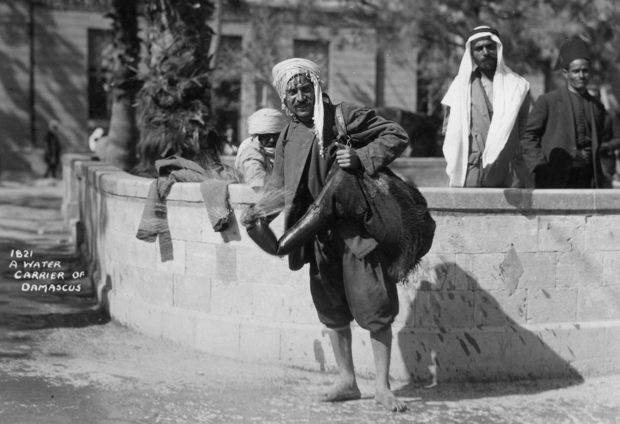 ناقلة مياه في دمشق ، سوريا ، c2020s-c1930s بواسطة غير معروف
