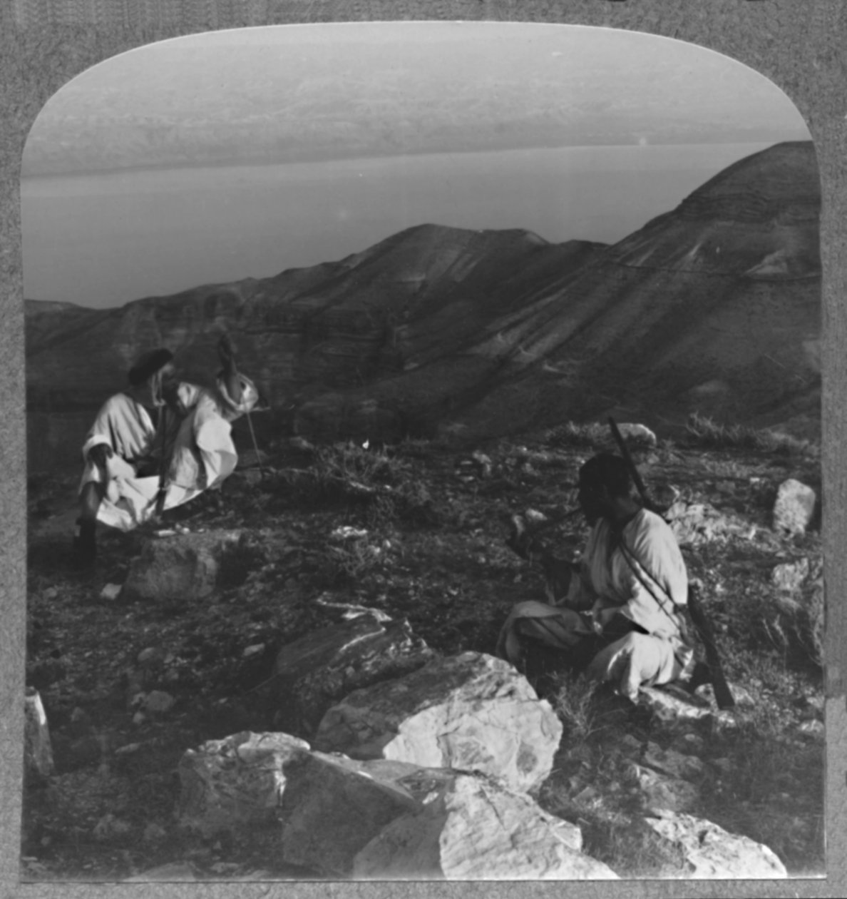 عبر البحر الميت من Machaerus ، c1900 بواسطة غير معروف