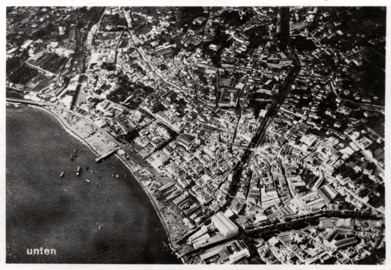 منظر جوي لفونشال ، ماديرا ، من زيبلين ، 1928 1933 بواسطة غير معروف