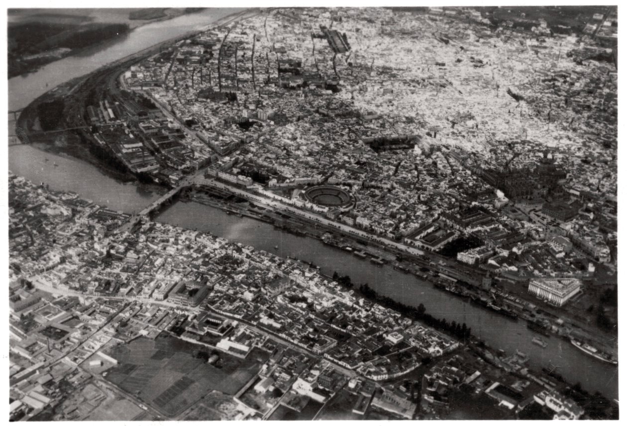 منظر جوي لإشبيلية ، إسبانيا ، من زيبلين ، 1929 1933 بواسطة غير معروف