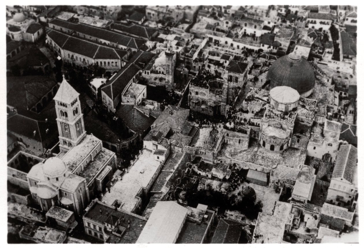 منظر جوي لكنيسة القيامة ، القدس ، فلسطين ، من زيبلين ، 1931 1933 بواسطة غير معروف