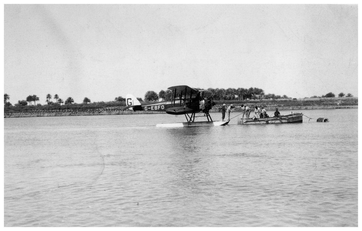آلان كوبهامز دي هافيلاند DH50 ينزل على دجلة ، العراق ، 1926 بواسطة غير معروف