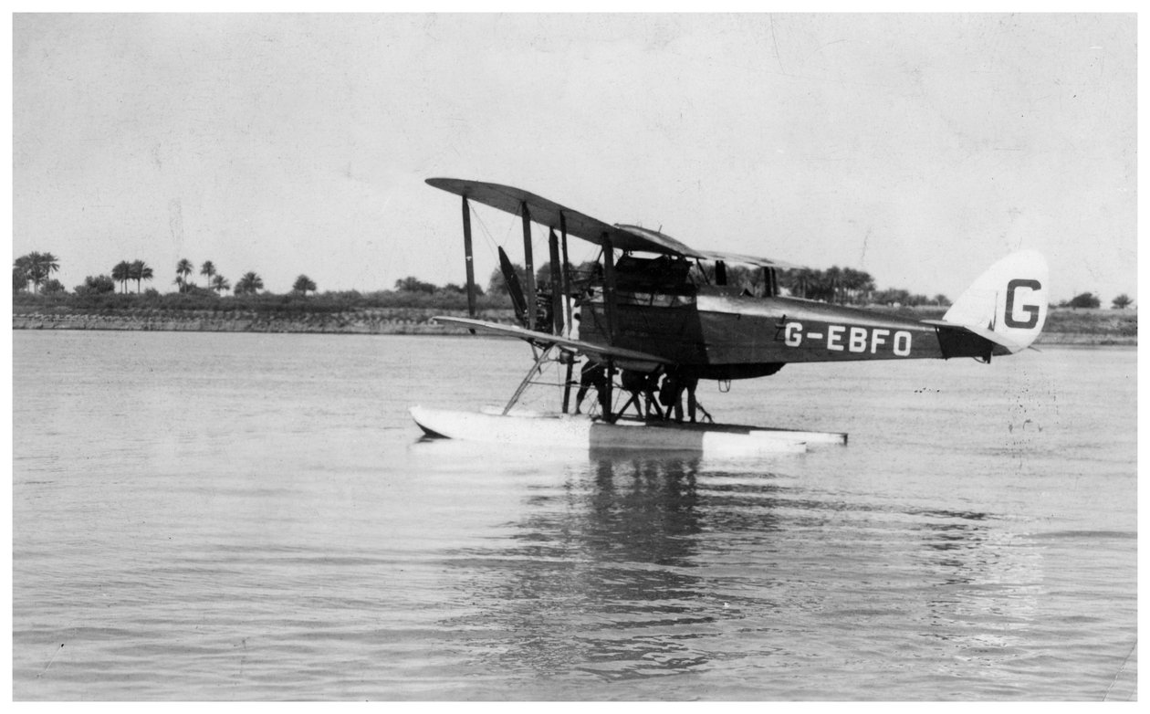 آلان كوبهامز دي هافيلاند DH50 ينزل على دجلة ، العراق ، 1926 بواسطة غير معروف