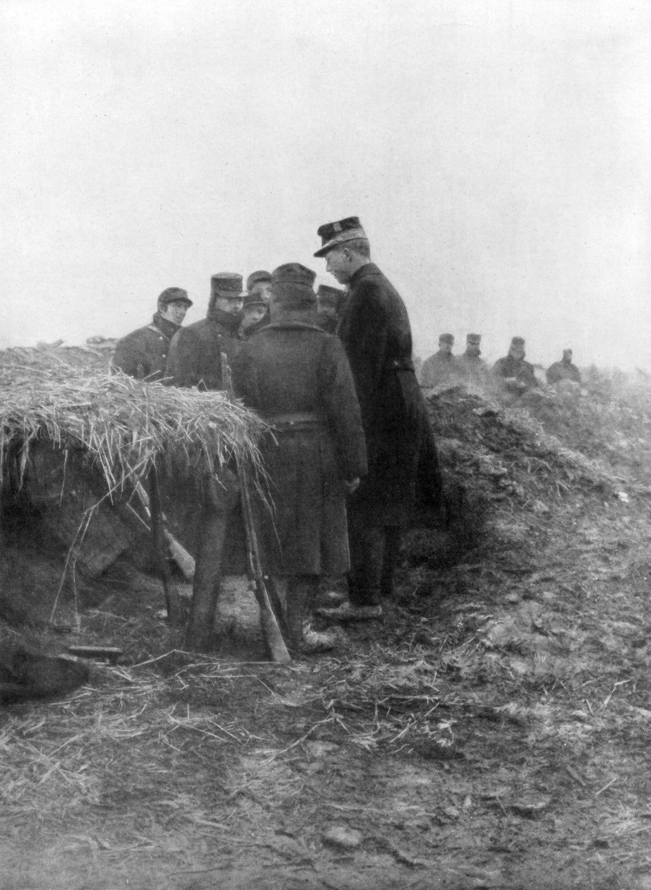 ألبرت الأول ، الملك الثالث للبلجيكيين ، يزور خنادق أفيكابيل ، بلجيكا ، 1915 بواسطة غير معروف