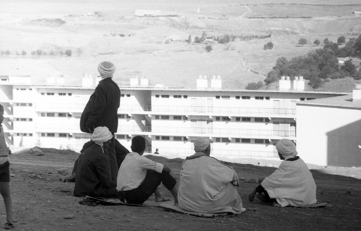 الجزائر بواسطة غير معروف