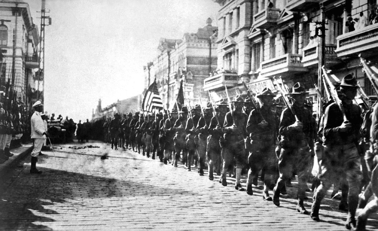 عرض القوات الأمريكية في فلاديفوستوك ، روسيا ، 1918 بواسطة غير معروف