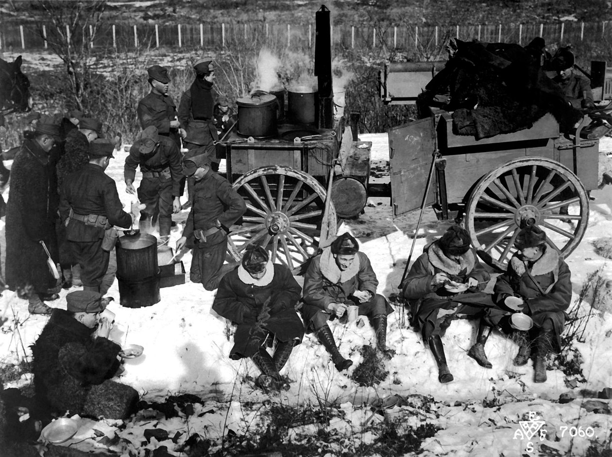 معسكر مشاة أمريكي في سيبيريا ، روسيا ، ديسمبر 1918. بواسطة غير معروف