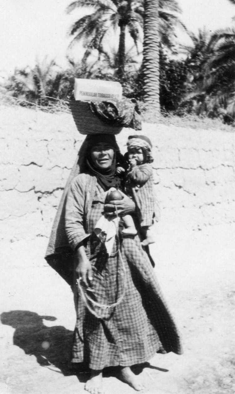 المرأة والطفل العرب ، 1917-1919 بواسطة غير معروف