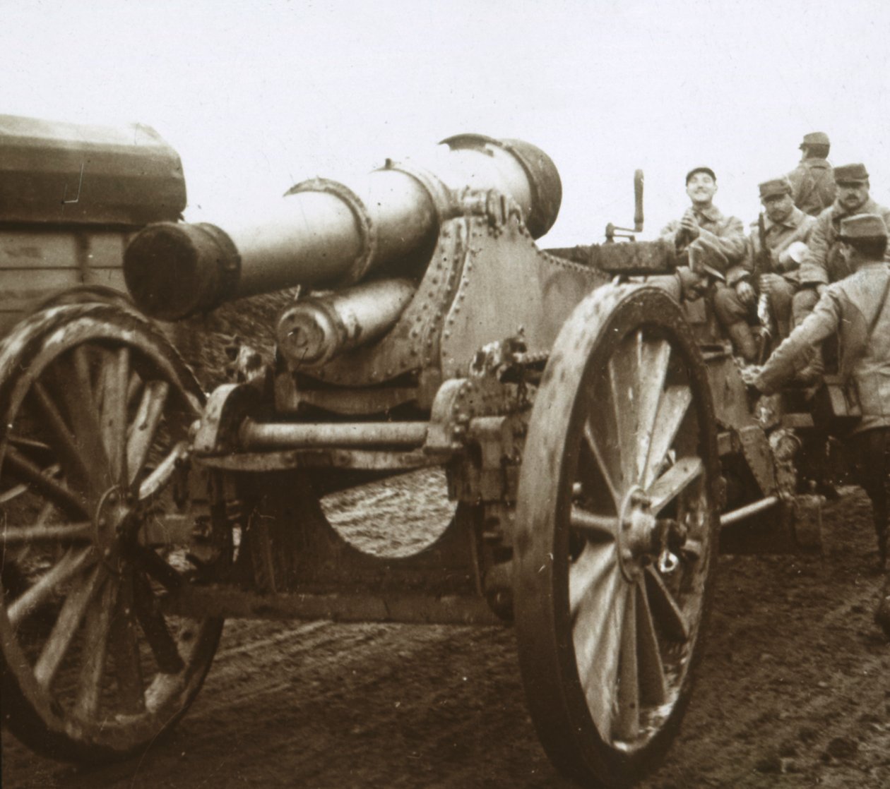 عمود مدفعي في فردان ، شمال فرنسا ، c1914-c1918 بواسطة غير معروف