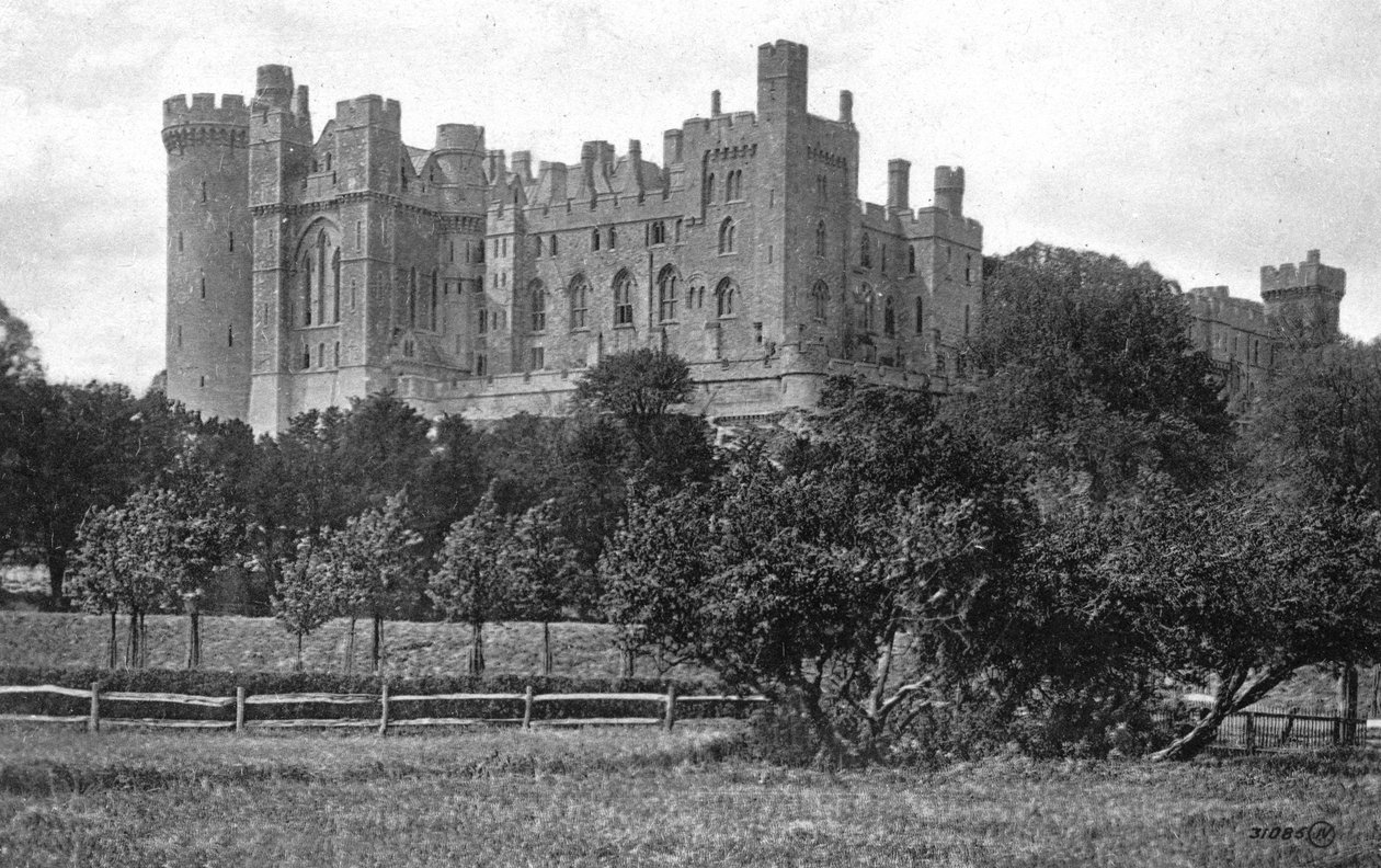 قلعة أرونديل ، أروندل ، وست ساسكس ، c1900s-1920s بواسطة غير معروف