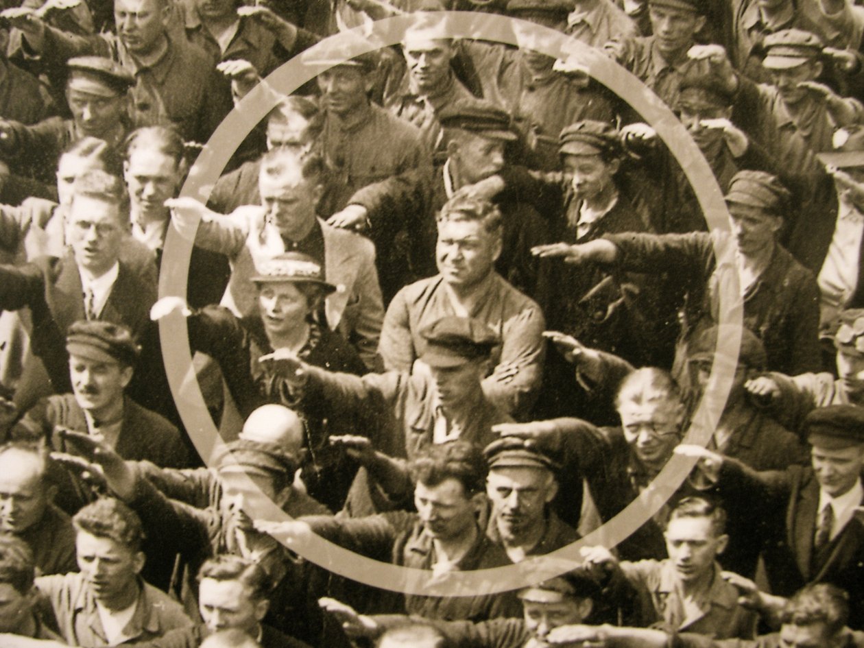 أغسطس Landmesser بواسطة غير معروف