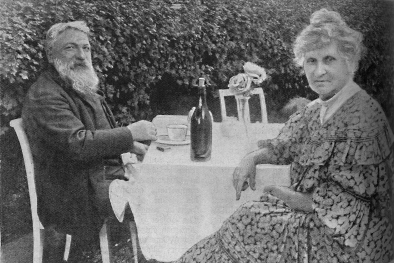 أوغست رودين - رودين وزوجته في حديقتهما في Meudon ، c1925 بواسطة غير معروف