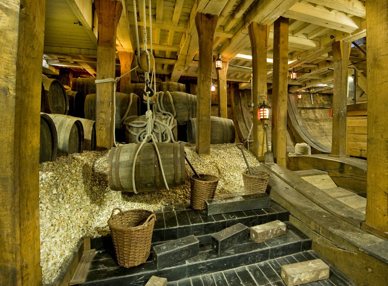 الصابورة في قبضة HMS Victory ، 2013 (صورة) بواسطة غير معروف