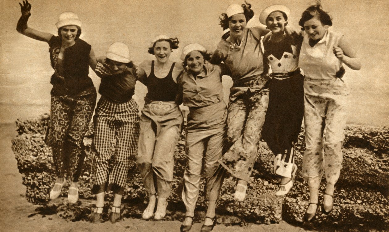 منامة الشاطئ ، 1930 ، 1933. بواسطة غير معروف