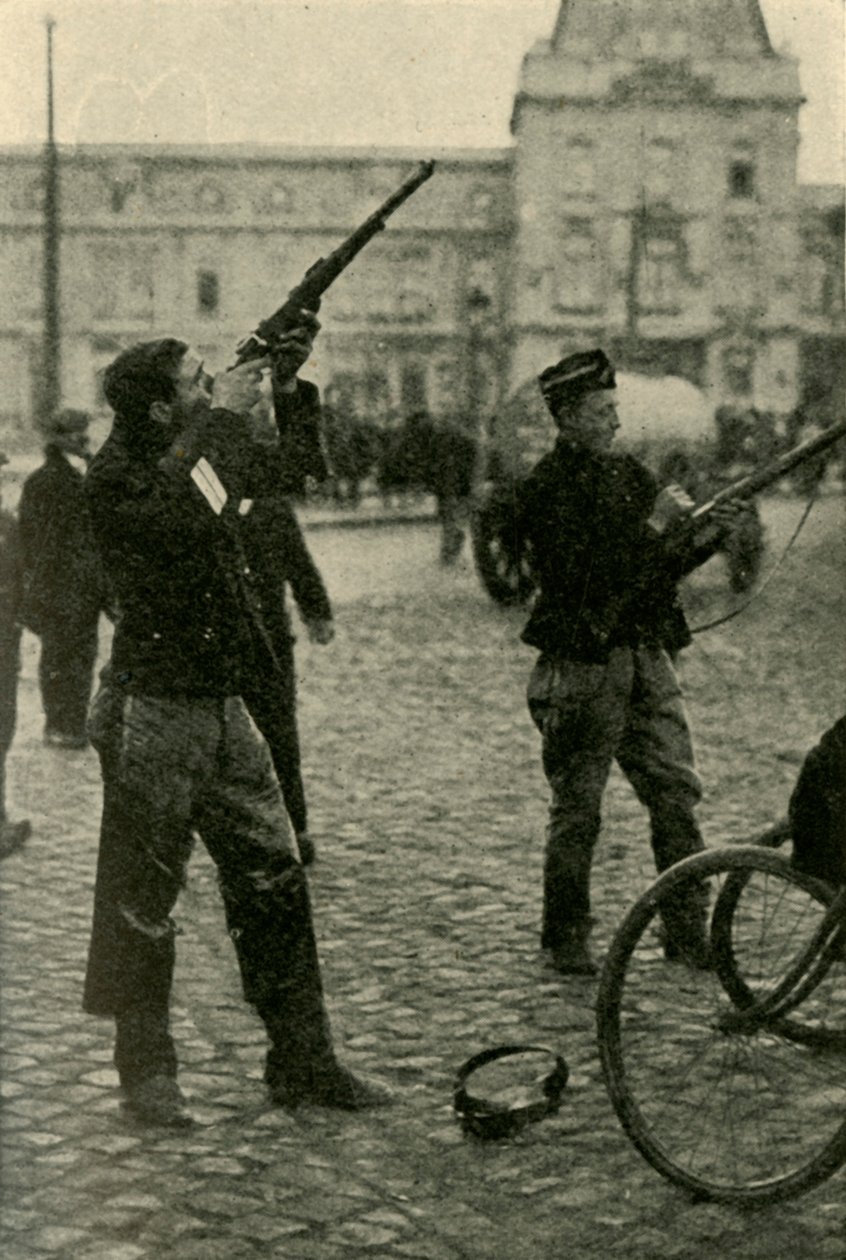راكبو الدراجات البلجيكيون يطلقون النار على طائرة ألمانية ، الحرب العالمية الأولى ، 1914-1918 ، c1920. بواسطة غير معروف