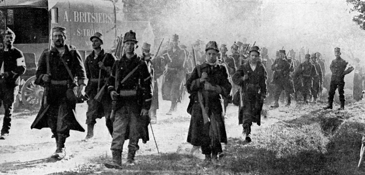 القوات البلجيكية تقترب من مسرح المعركة ، الحرب العالمية الأولى ، 1914 بواسطة غير معروف
