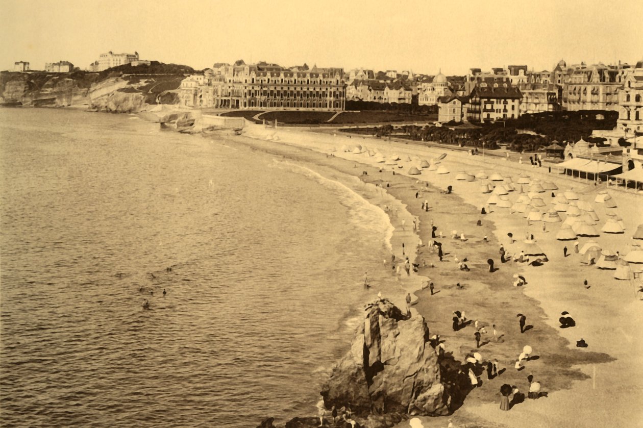 بياريتز - La Grande Plage ، c1930. بواسطة غير معروف