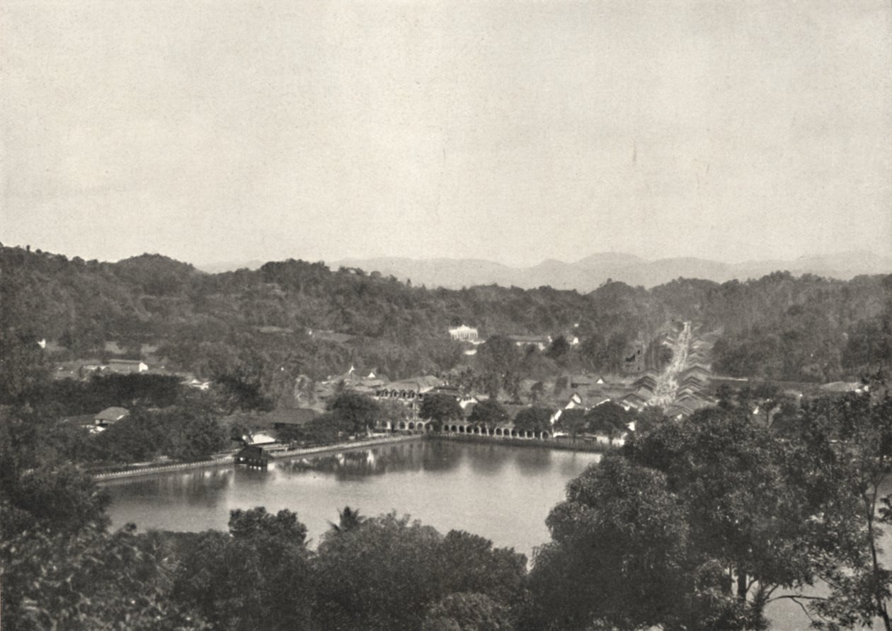 منظر لبحيرة كاندي من طريق غريوري إلى شمال غرب 1926 بواسطة غير معروف