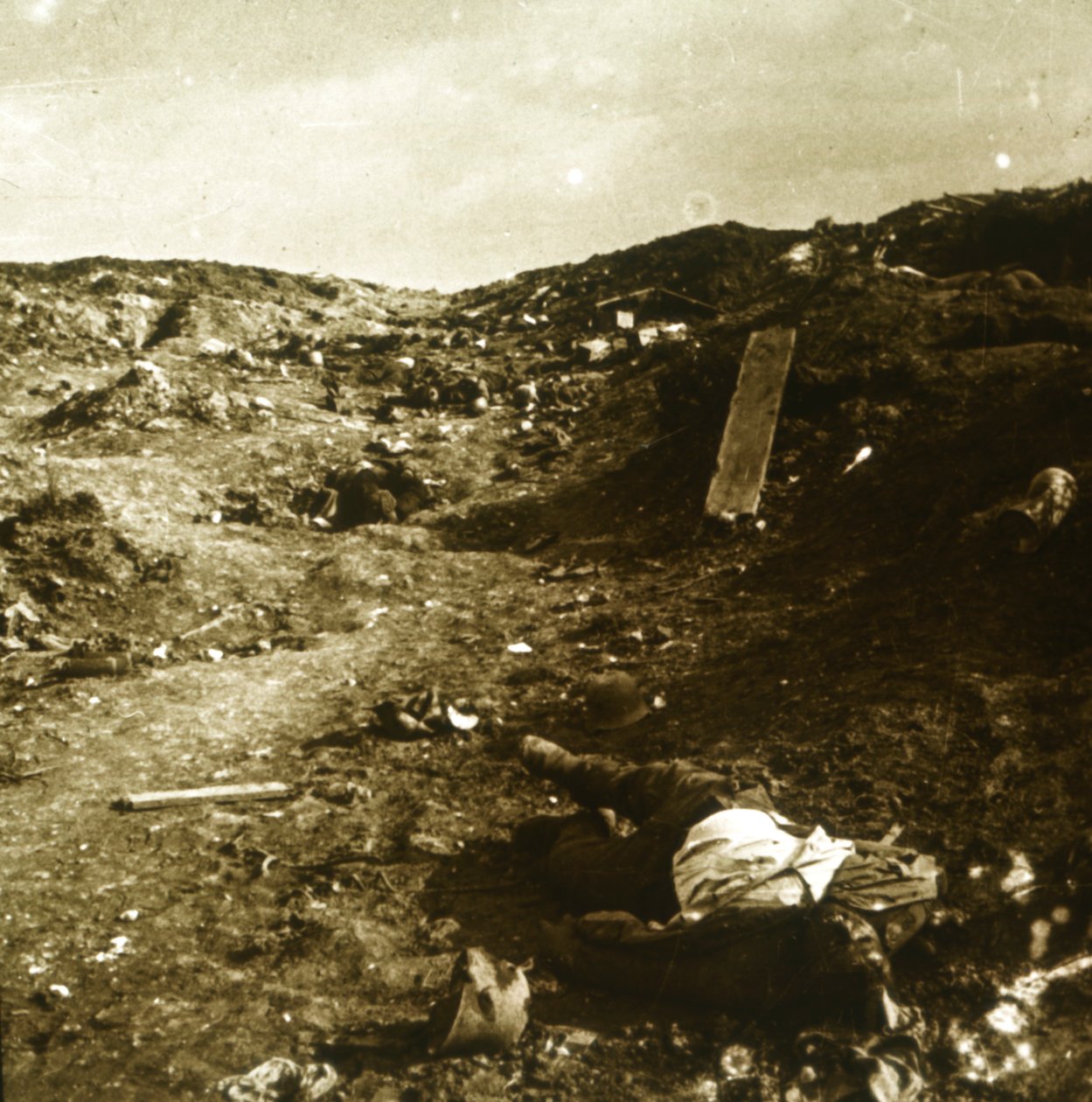 الجسم ، الخنادق على الخط الأمامي ، السوم ، شمال فرنسا ، c1916-c1918 بواسطة غير معروف