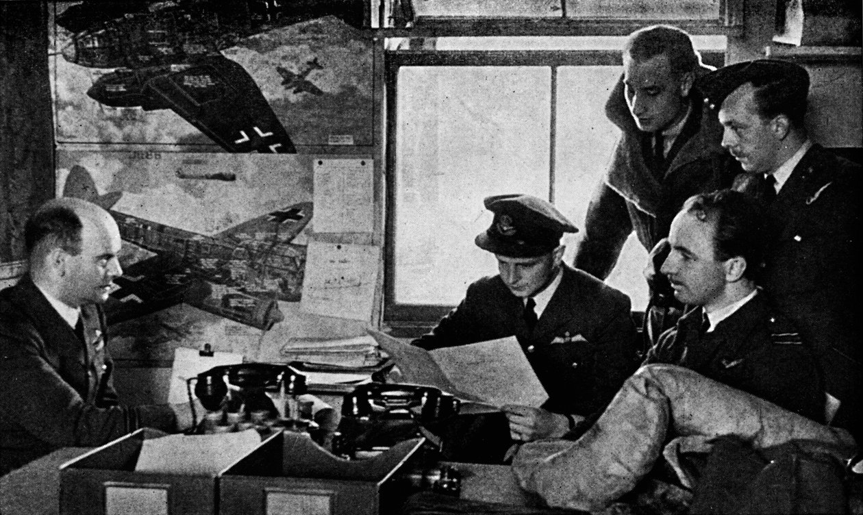 ضباط المخابرات العسكرية البريطانية في الحرب العالمية الثانية ، 1943 بواسطة غير معروف