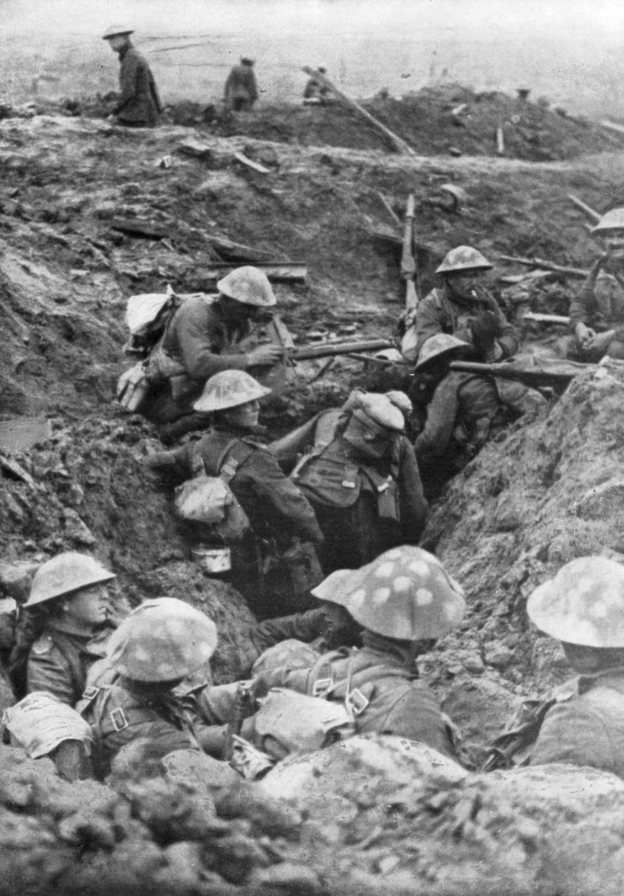 القوات البريطانية على طريق مينين ، بالقرب من إيبرس ، بلجيكا ، 30 أكتوبر 1917 بواسطة غير معروف