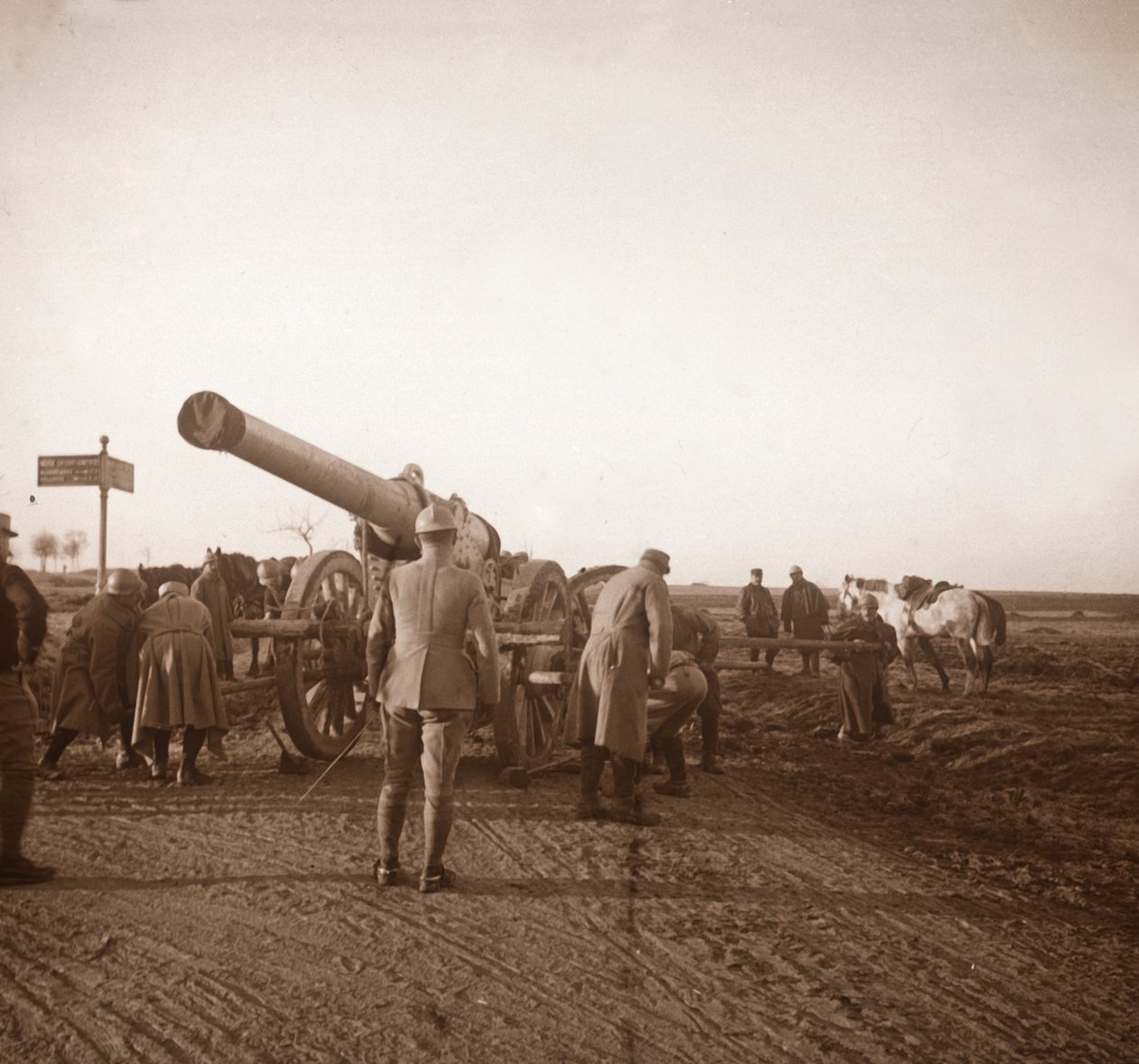 مدفعية ثقيلة مكسورة ، السوم ، شمال فرنسا ، c1914-c1918 بواسطة غير معروف