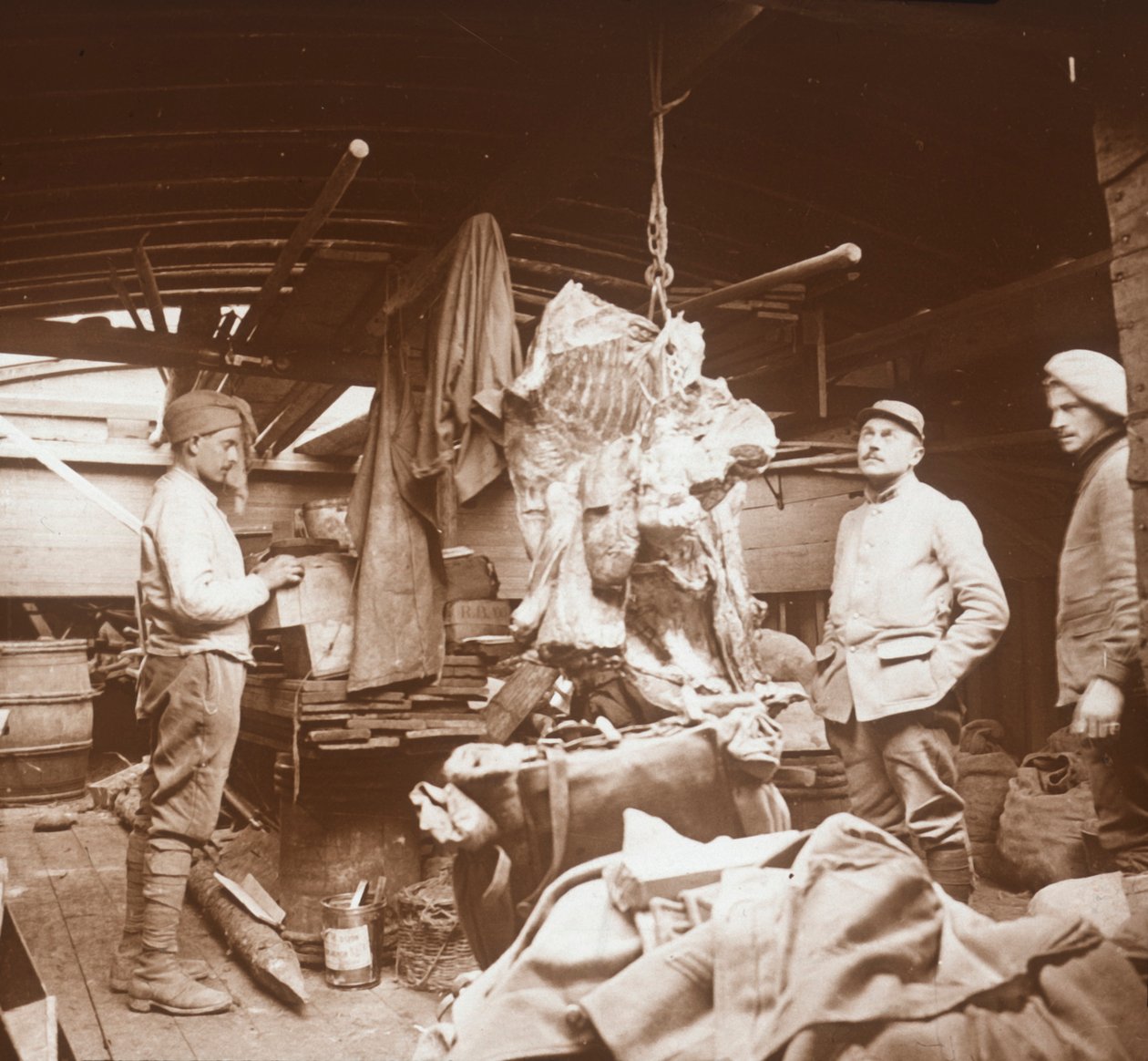الجزارين على بارجة ، السوم ، شمال فرنسا ، c1914-c1918 بواسطة غير معروف