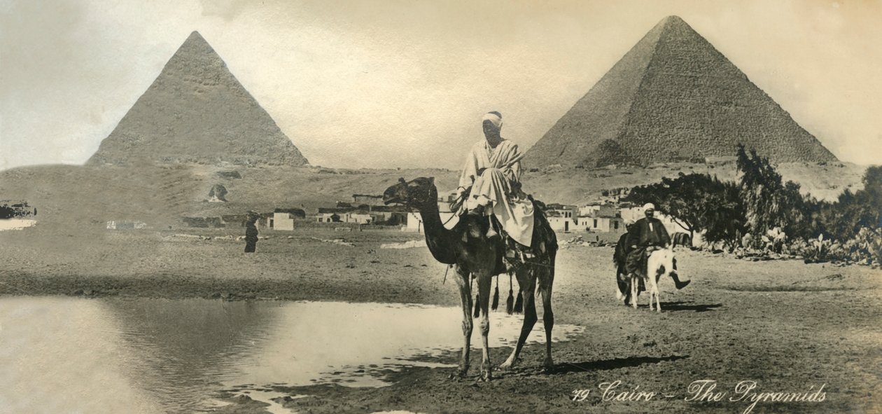 القاهرة: الأهرامات c1918-c1939. بواسطة غير معروف