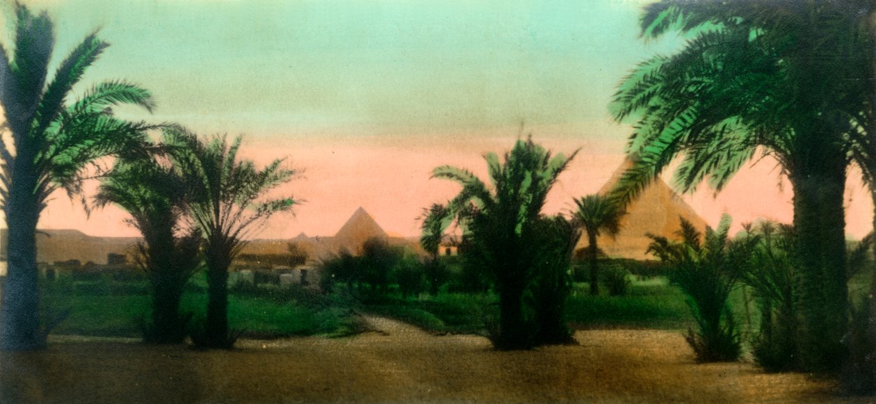 القاهرة: قرية بالقرب من أهرامات الجيزة ، c1918-c1939. بواسطة غير معروف