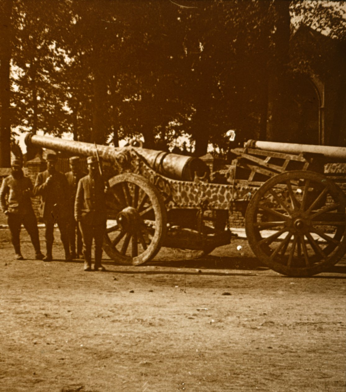 مدفع ، c1914-c1918 بواسطة غير معروف