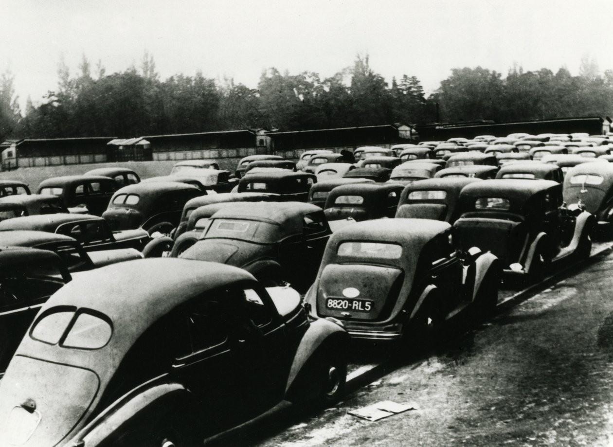 السيارات التي صادرها الألمان المحتلون ، فينسينز ، باريس ، 1940-1944 بواسطة غير معروف