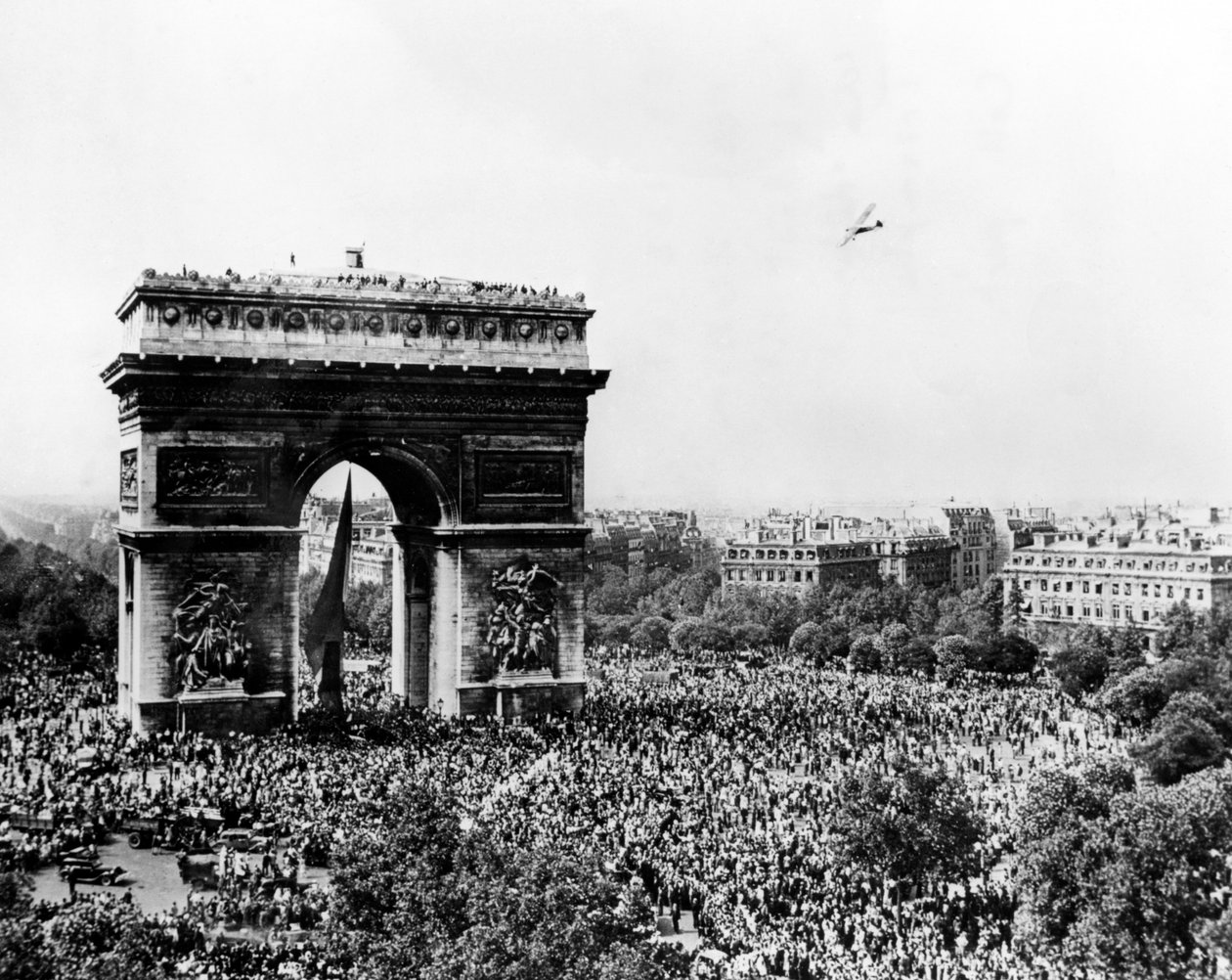 الاحتفال بتحرير باريس ، 26 أغسطس 1944 بواسطة غير معروف