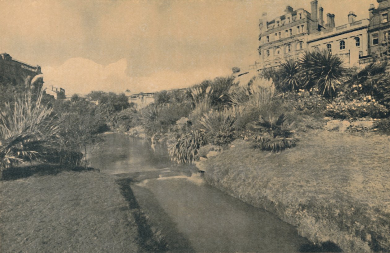 حدائق المتعة المركزية ، تطل على الميدان ، 1929 بواسطة غير معروف
