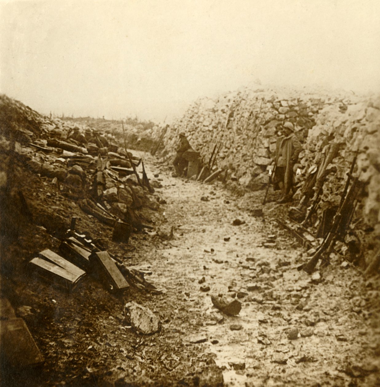 مركز هاتف مركزي في Froideterre ، فردان ، شمال فرنسا ، c1916 بواسطة غير معروف