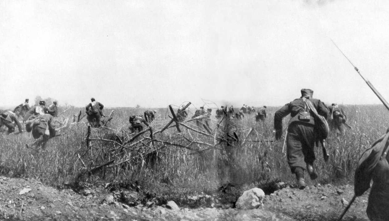 تهمة من فوج من الزواف الفرنسيين على هضبة توفنت ، أرتوا ، فرنسا ، 7 يونيو 1915 بواسطة غير معروف