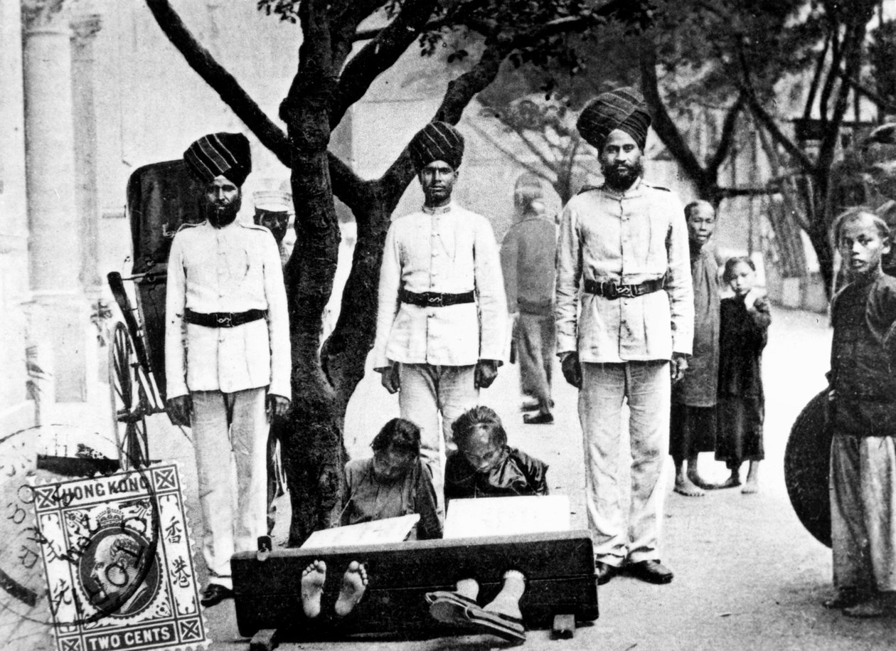 الأطفال في الأسهم ، هونغ كونغ ، 1908 بواسطة غير معروف