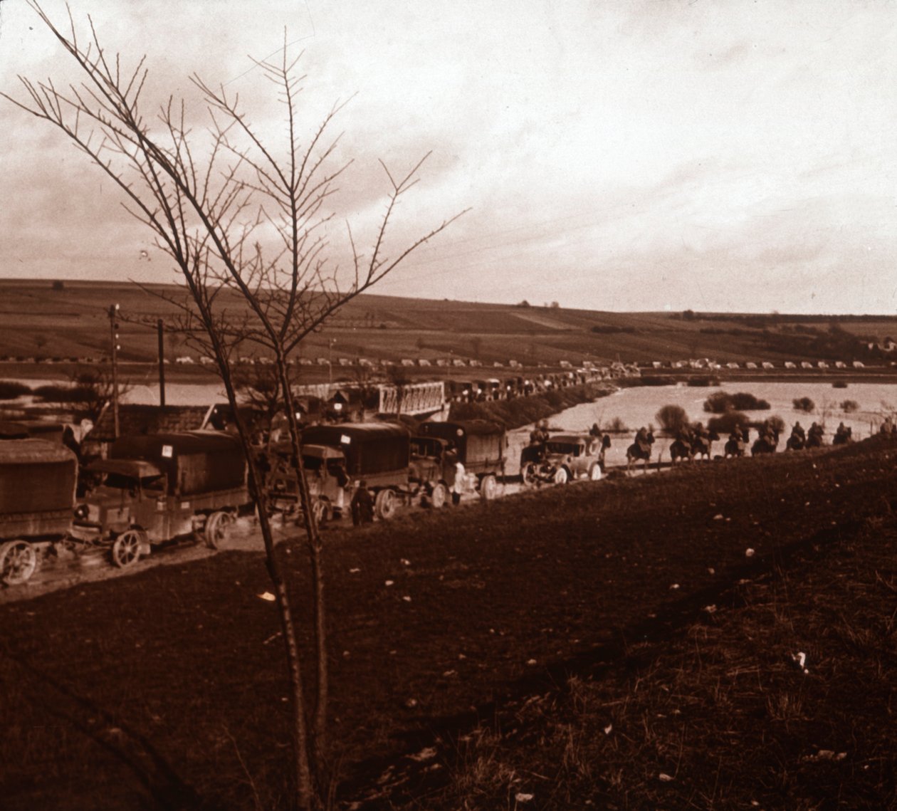 عمود الشاحنات ، فردان ، شمال فرنسا ، c1914-c1918 بواسطة غير معروف