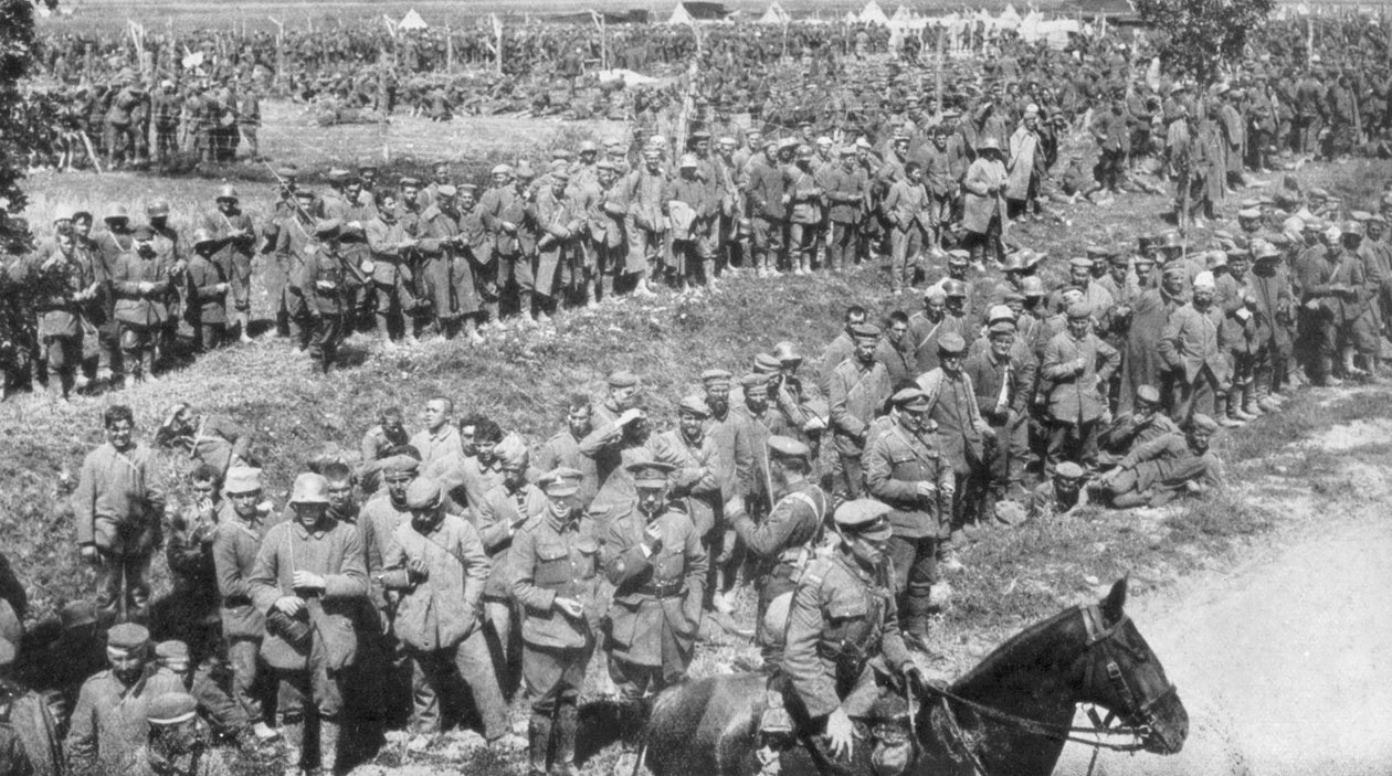 أعمدة السجناء الألمان ، السوم ، فرنسا ، 1918 بواسطة غير معروف