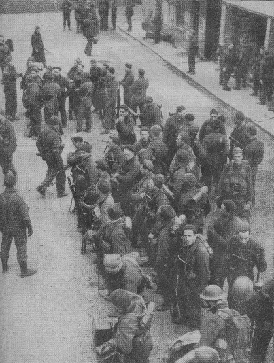 المغوار المغوار الذين اخترقوا دفاعات القناة في بولون ، 1942 بواسطة غير معروف