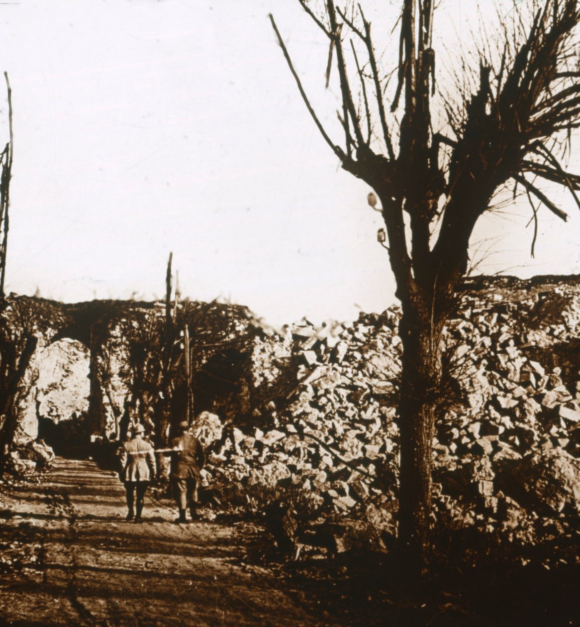 Coucy-le-Château ، فرنسا ، c1914-c1918 بواسطة غير معروف