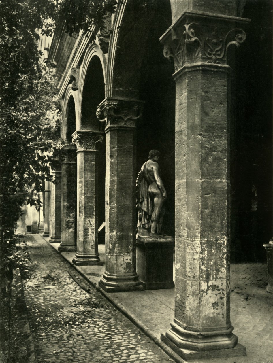 فناء Palazzetto Venezia ، روما ، إيطاليا ، 1908. بواسطة غير معروف