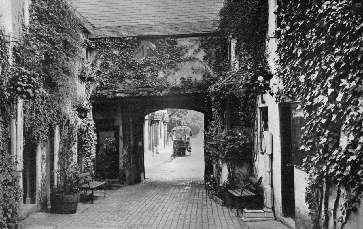 فناء نزل ساراسينز هيد ، ساوثويل ، نوتنجهامشير ، 1924-1926 بواسطة غير معروف