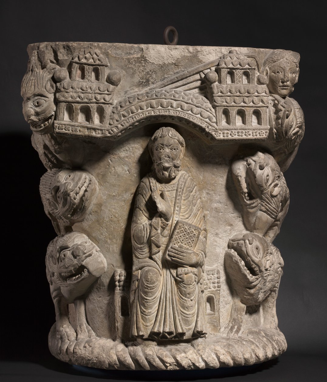 دانيال في دين ليون ، ج. 1125-1150. بواسطة غير معروف