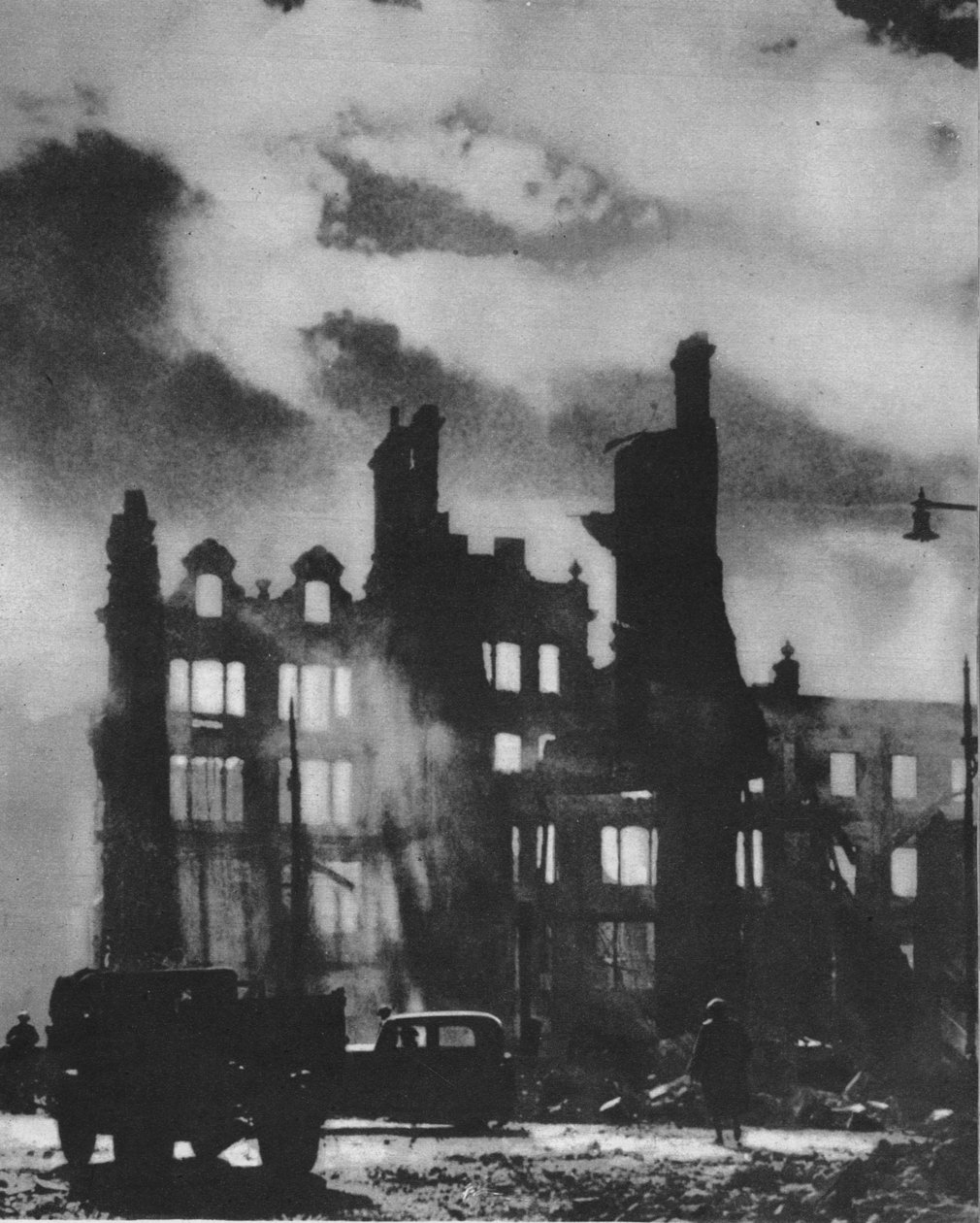 فواصل الفجر لإيجاد المدينة بعد ليلة من الجحيم ، 1941 1942 بواسطة غير معروف