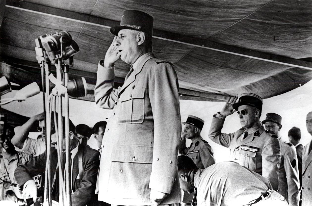 ديغول في الجزائر ، مايو 1958 بواسطة غير معروف