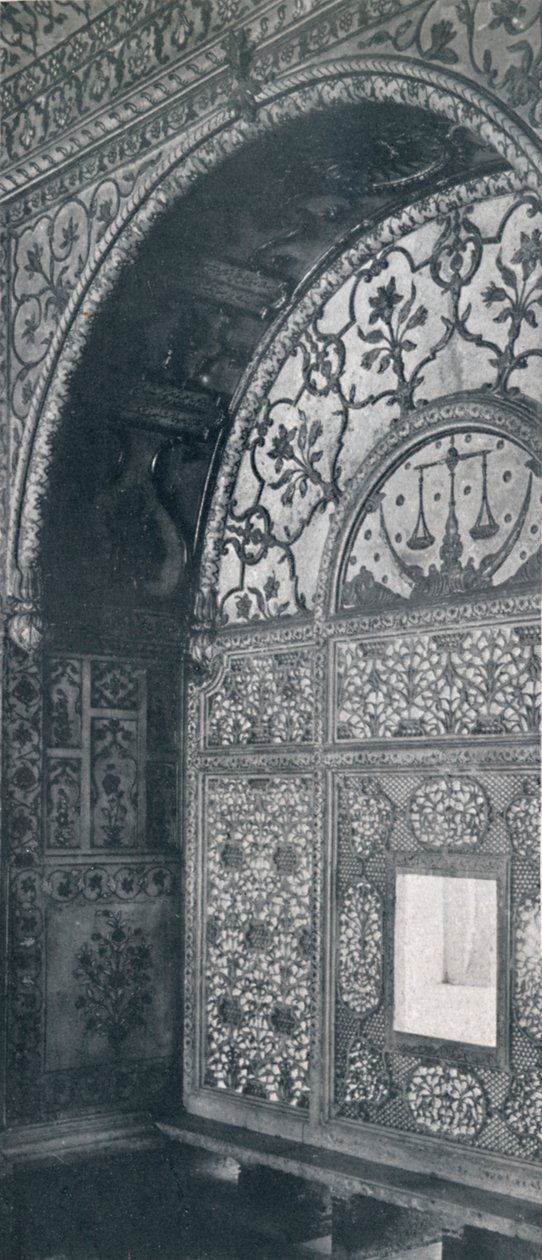 دلهي. قشور العدل شاشة الرخام المنحوت التي تم من خلالها تلقي الالتماسات. ، c1910. بواسطة غير معروف