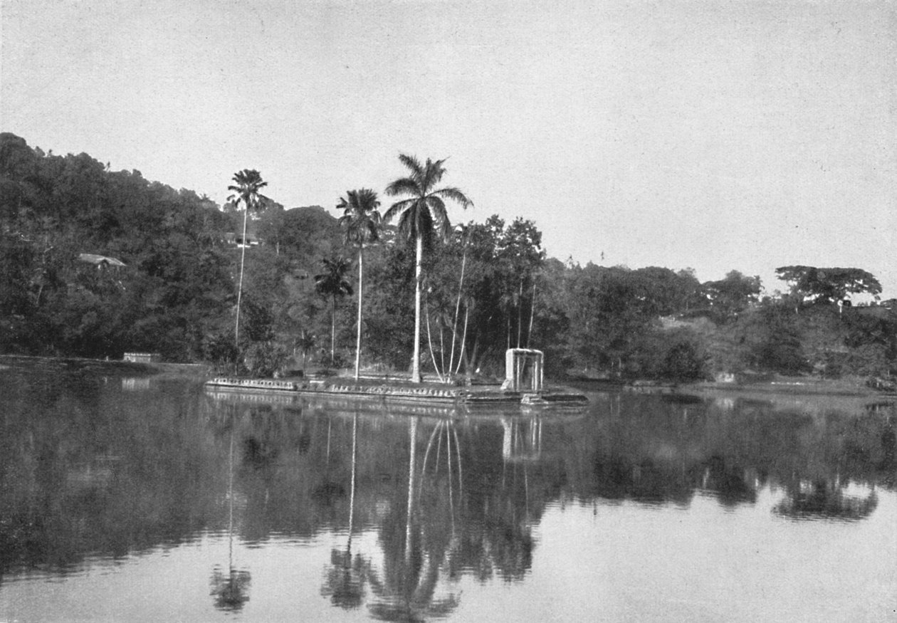 الجزيرة في بحيرة كاندي ، 1926 بواسطة غير معروف