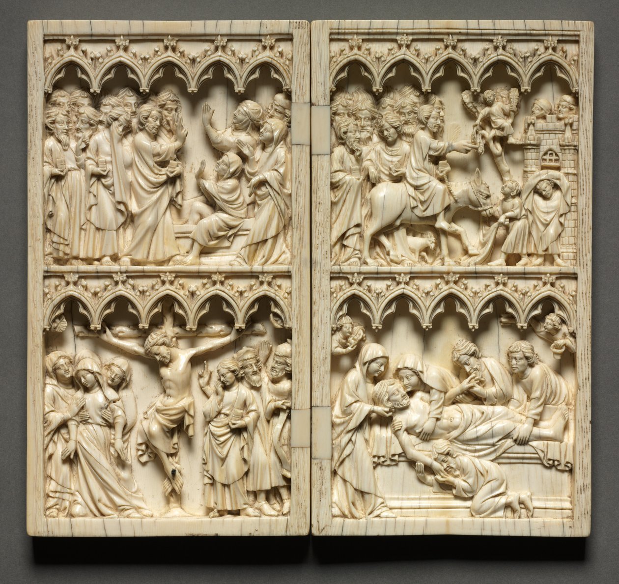 Diptych مع مشاهد من حياة المسيح الجناح الأيسر: رفع لعازر والصلب ، ج. 135 بواسطة غير معروف