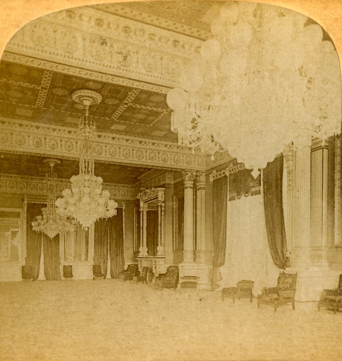 الغرفة الشرقية في قصر الرؤساء ، واشنطن ، DCUSA ، 1900. بواسطة غير معروف
