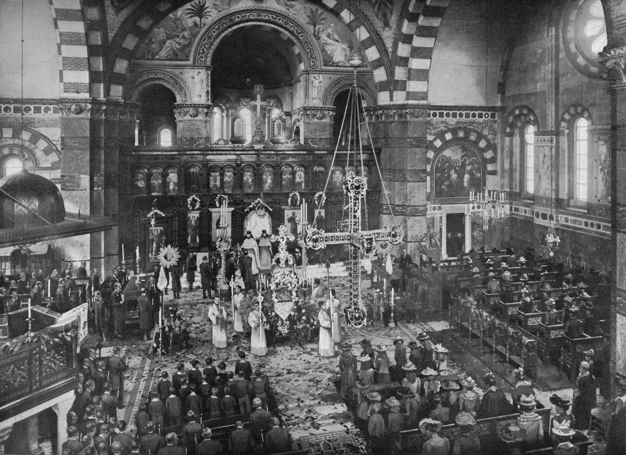 خدمة عيد الفصح في الكنيسة اليونانية ، بايزووتر ، لندن ، c1903 1903 بواسطة غير معروف